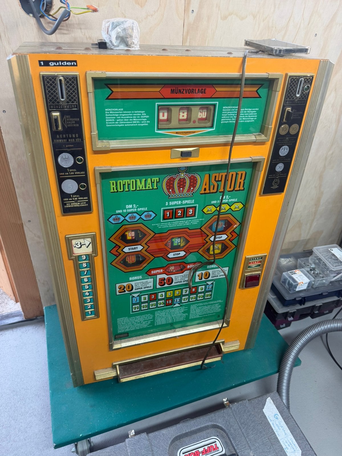 Duitse gokkast, rotomat Astor, Verzamelen, Automaten | Gokkasten en Fruitautomaten, Overige munten, Ophalen, Zo goed als nieuw