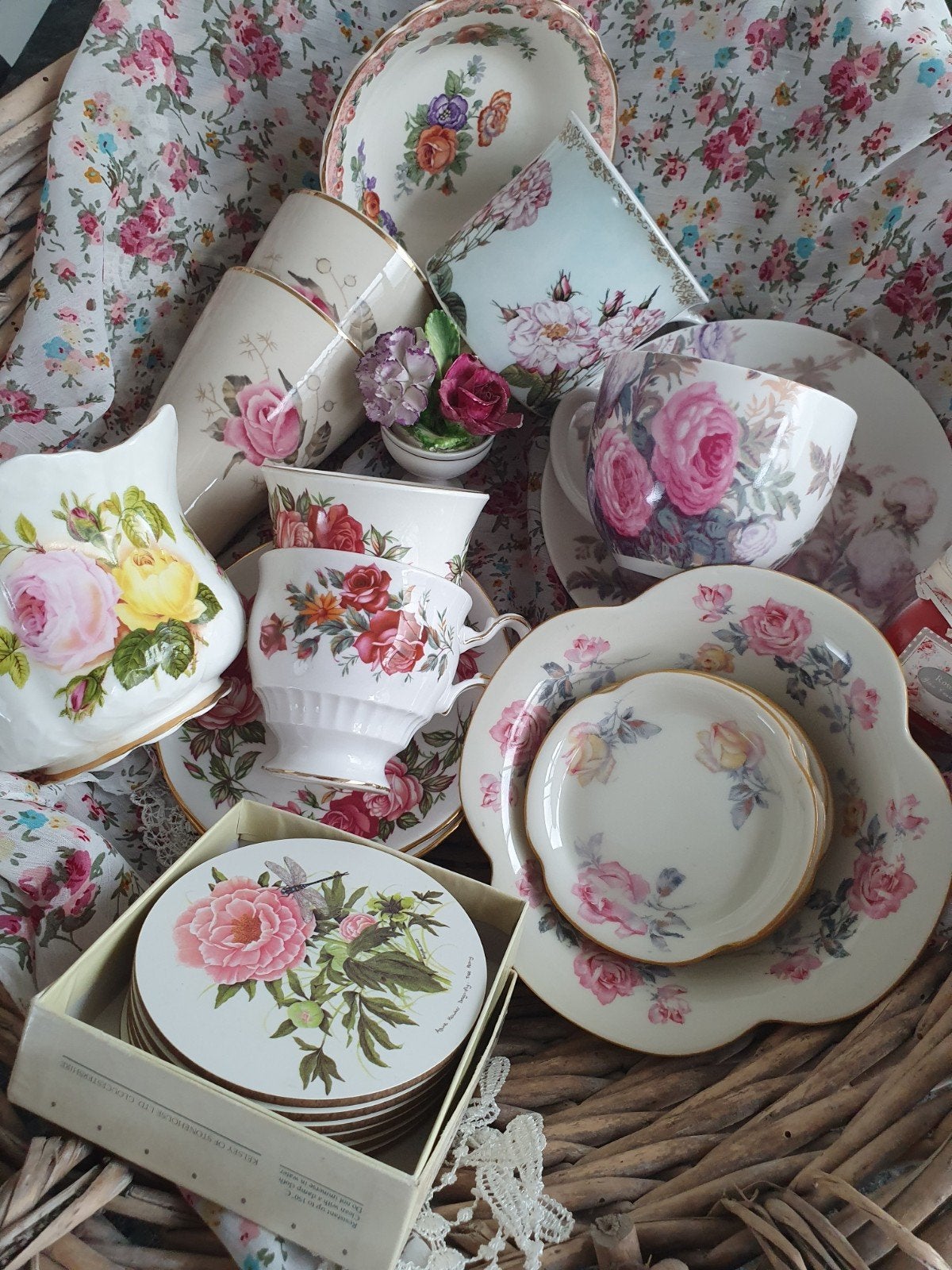 Romantische rozen servies delen, Ophalen of Verzenden