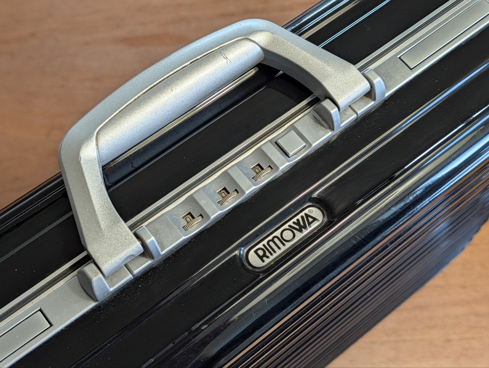 Foto 4 van Rimowa Limbo Attachékoffer - Zwart