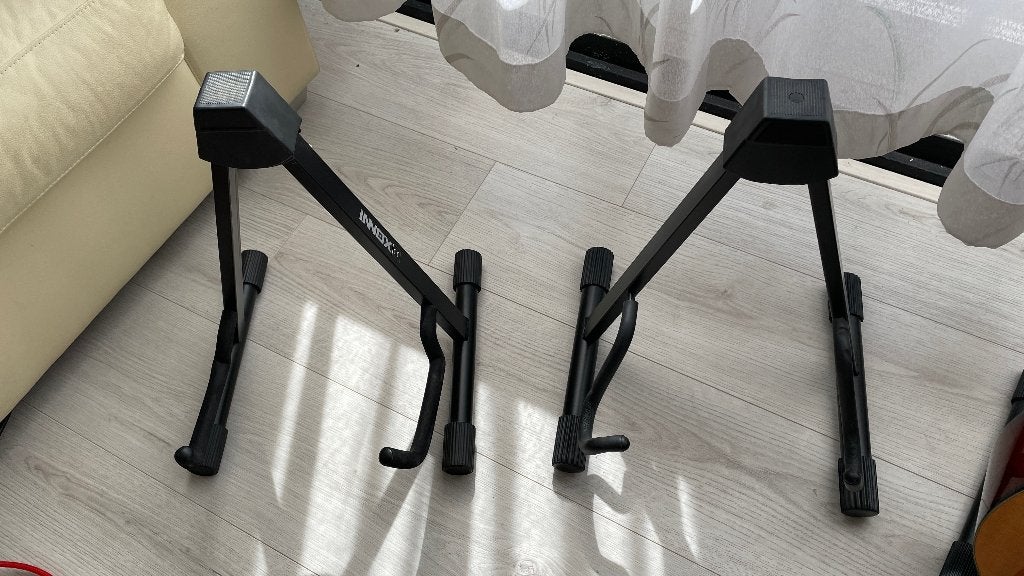 2 x Gitaarstandaard, Ophalen of Verzenden, Zo goed als nieuw, Instrumentstandaard, Gitaar