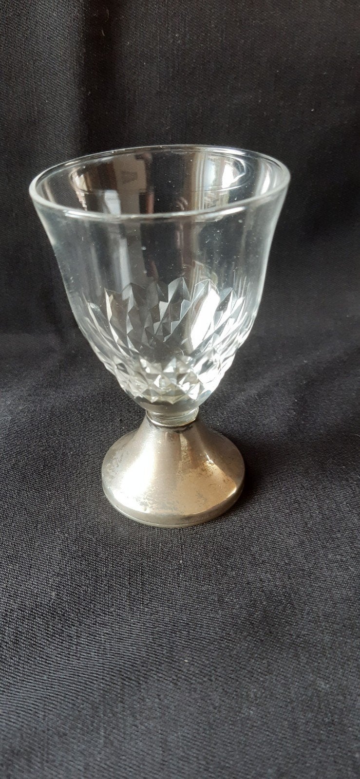 Borrelglas op verzilverde voet, Verzamelen, Glas en Borrelglaasjes, Ophalen of Verzenden, Gebruikt, Borrel- of Shotglas