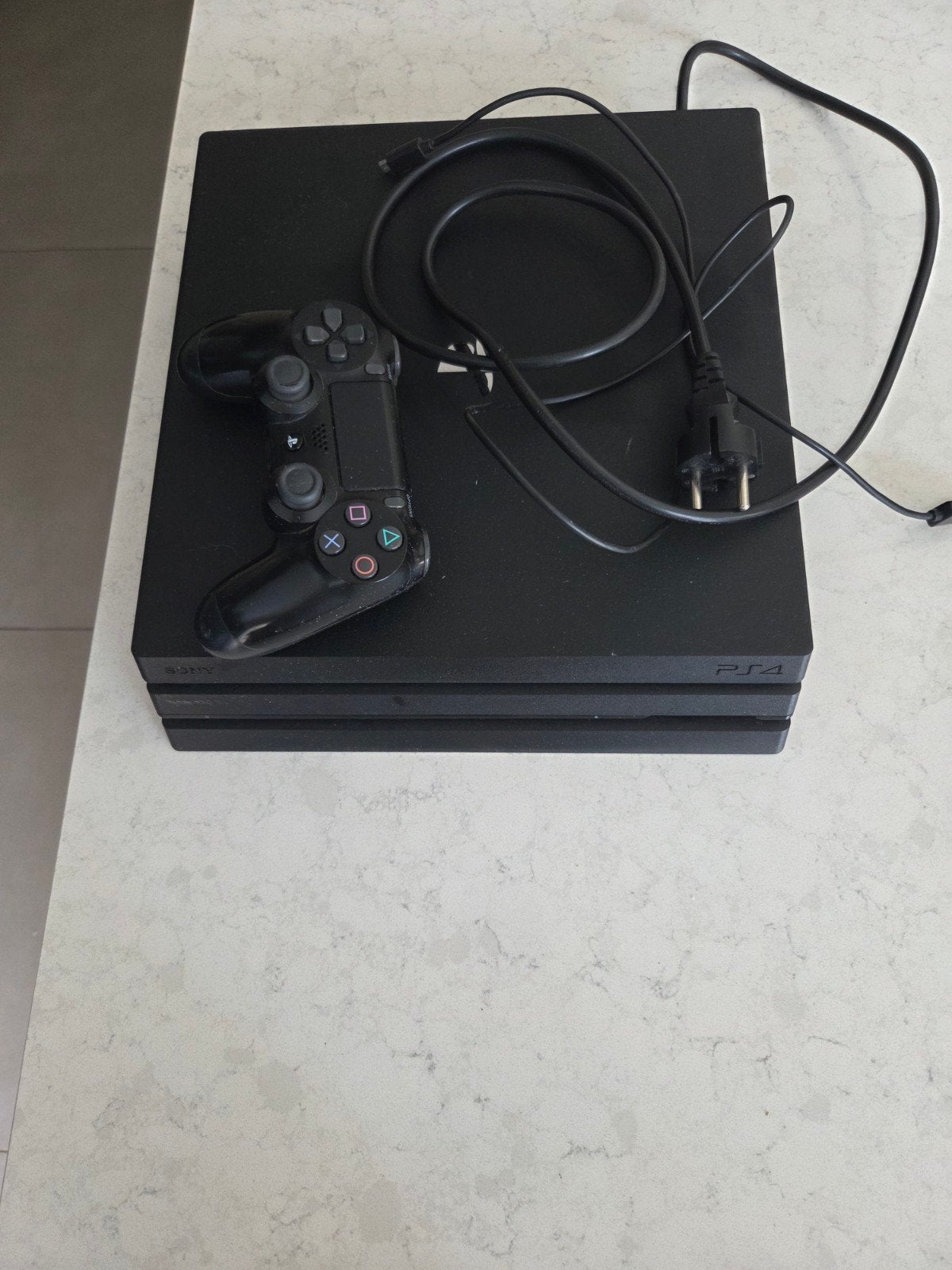 Sony PlayStation 4 Pro 1TB met controller, Spelcomputers en Games, Gebruikt, Ophalen of Verzenden, 1 TB, Met 1 controller