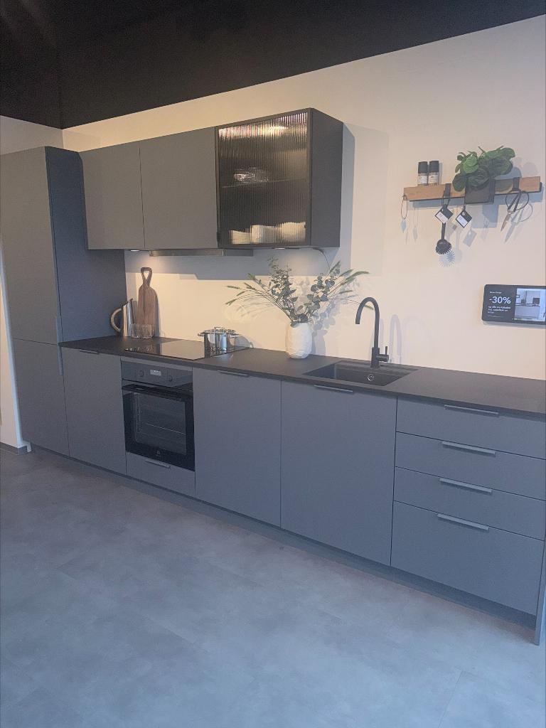 Kvik Showmodel Keuken Bordo Blue, Ophalen, Blauw, Overige typen, Zo goed als nieuw
