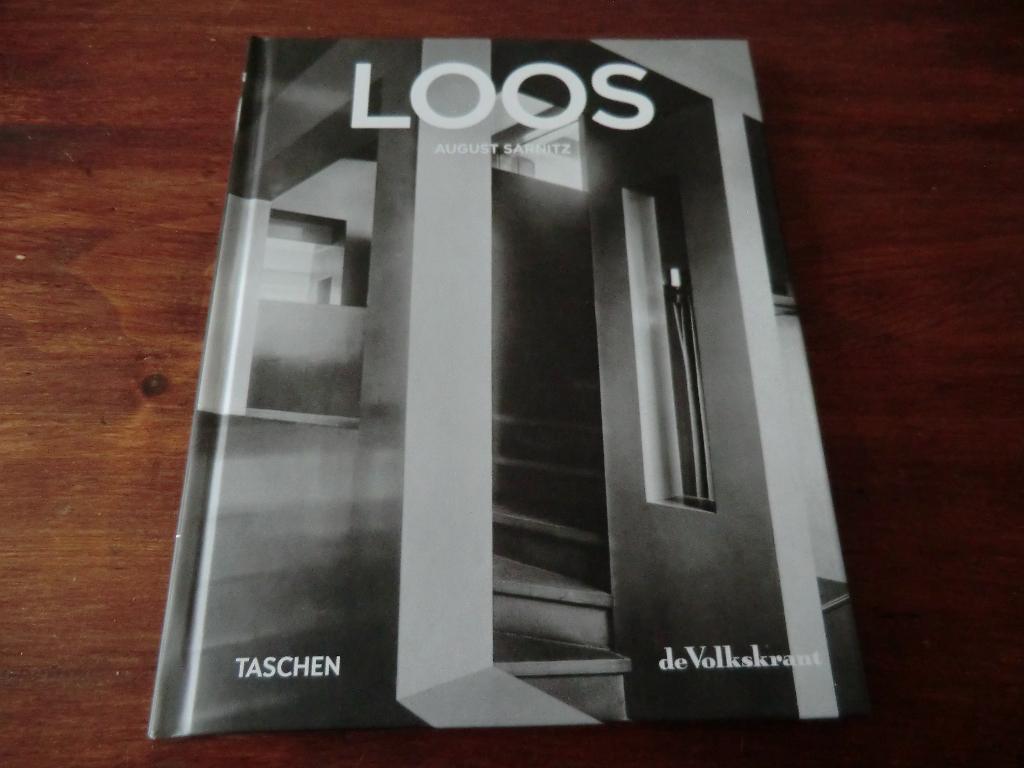 boek - Adolf Loos - 1870-1933 - August Sarnitz - taschen 18, Ophalen of Verzenden, Zo goed als nieuw, Architecten