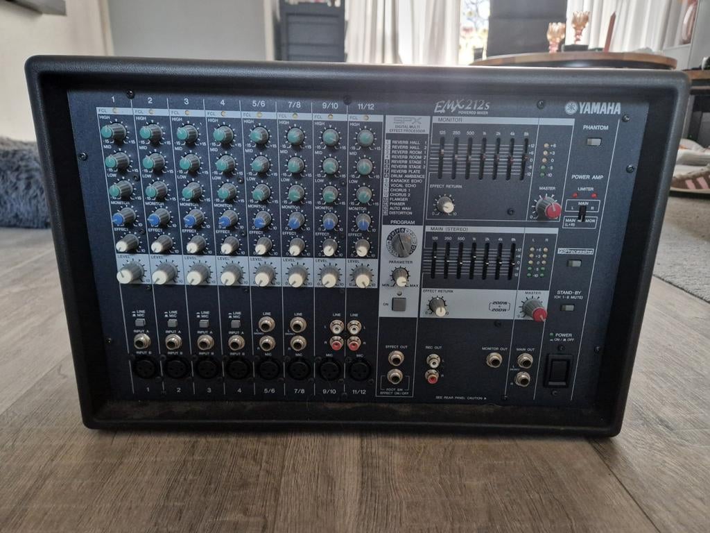 Yamaha EMX212s, Ophalen, Gebruikt, Microfooningang