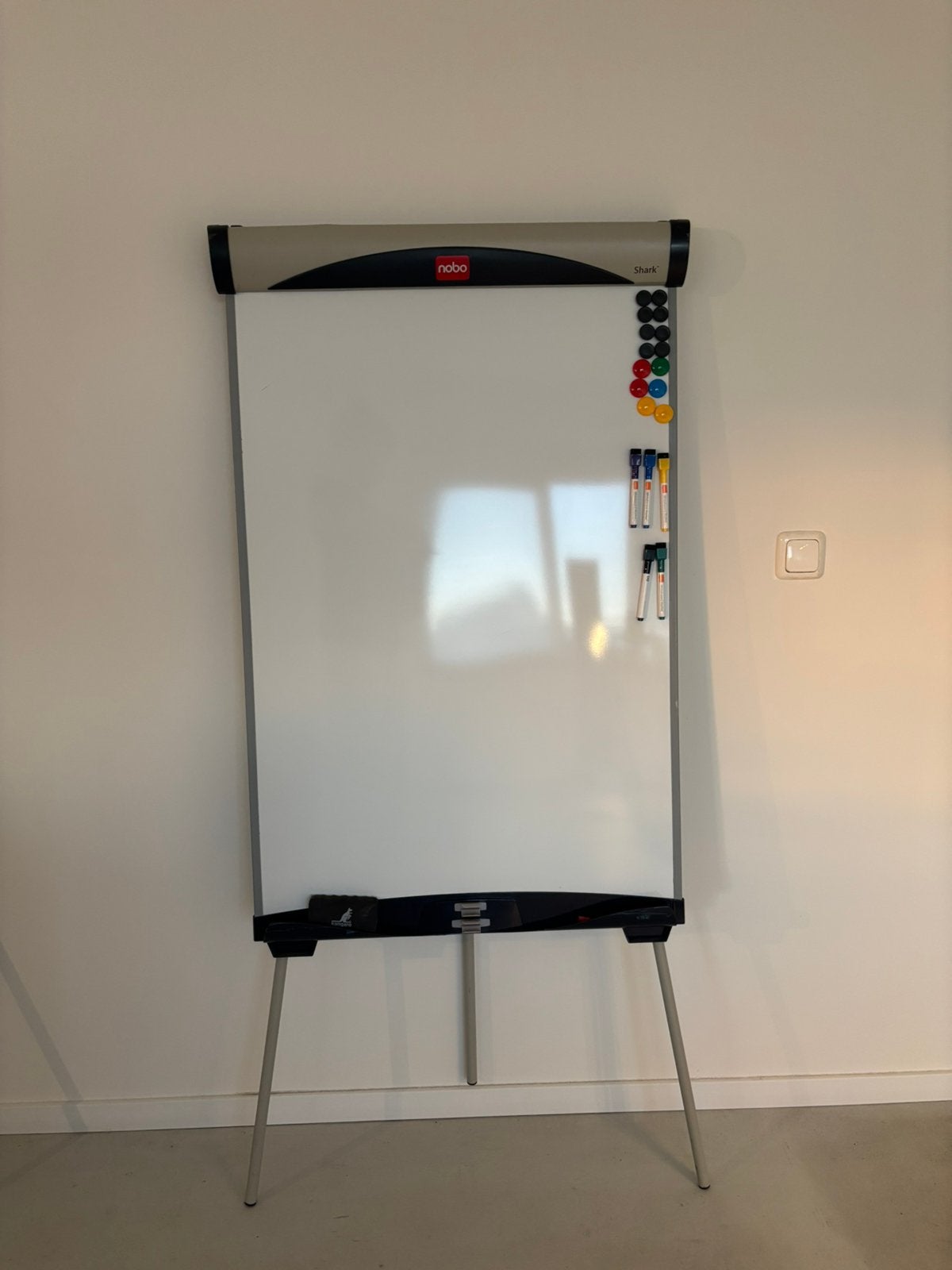 Nobo Shark flipover / whiteboard op standaard, Diversen, Ophalen, Zo goed als nieuw, Whiteboard