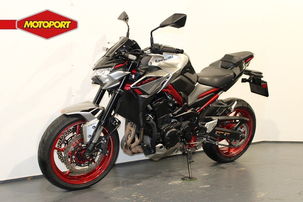 Kawasaki Z 900 35kw (bj 2024), Motoren, Motoren | Kawasaki, Bedrijf, Info@kawasaki.nl, Jacobus Spijkerdreef 1-3
2132 PZ  Hoofddorp, NL