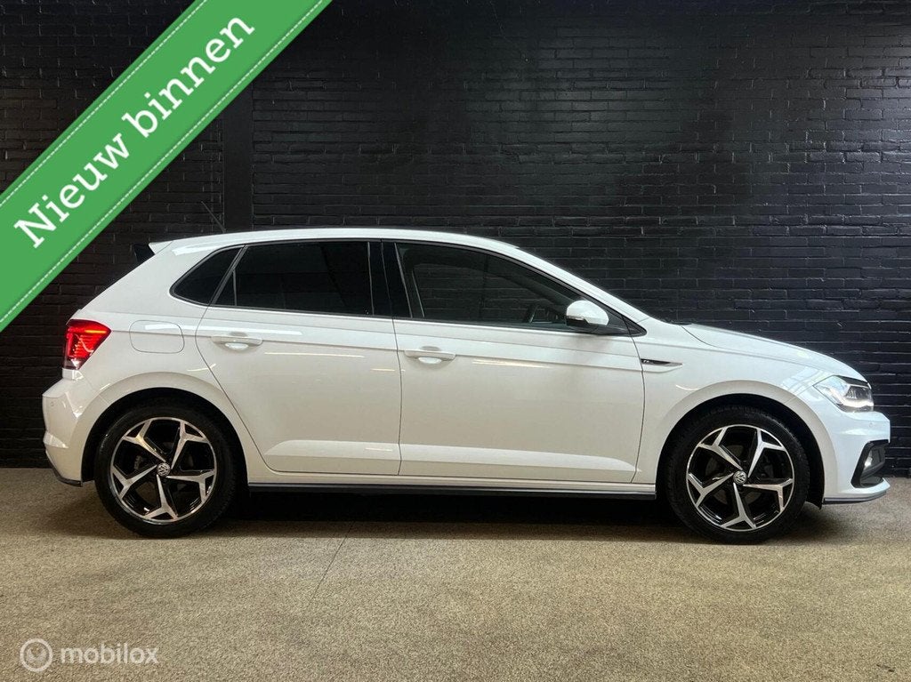 Volkswagen Polo 1.5 TSI Business R-Line 150PK CARPLAY LED, 4 cilinders, 150 pk, Automatische klimaatregeling, Wit