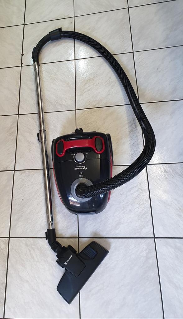 Heel weinig gebruikt stofzuiger van het merk SAUBER is nog n, Ophalen of Verzenden, Zo goed als nieuw