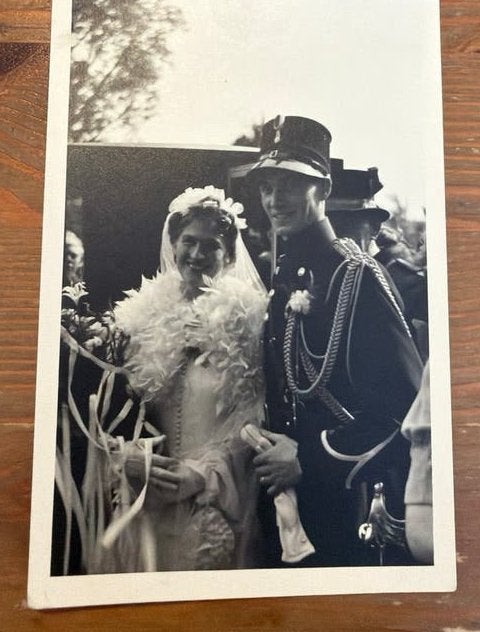 Trouwfoto Onderofficier Koninklijke Marechaussee, Ophalen of Verzenden, Marechaussee, Nederland