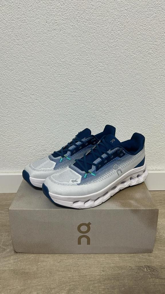 On Running Cloudstratus Hardloopschoenen - Zo goed als nieuw, Kleding | Heren, Schoenen, Ophalen of Verzenden, Zo goed als nieuw