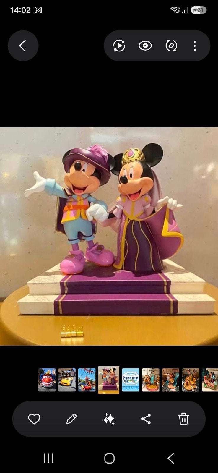 Disneyland Hotel Mickey en Minnie beeld, Verzamelen, Ophalen of Verzenden, Mickey Mouse, Zo goed als nieuw, Beeldje of Figuurtje