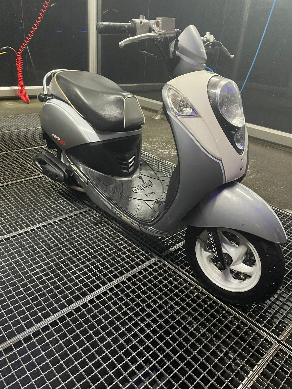 Sym mio brom geel kenteken, Gebruikt, Maximaal 45 km/u, Benzine, Ophalen