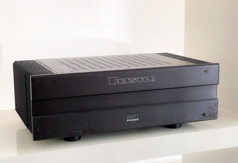 Bryston 3bsst power amplifier, Ophalen of Verzenden, Gebruikt, 120 watt of meer, Overige merken