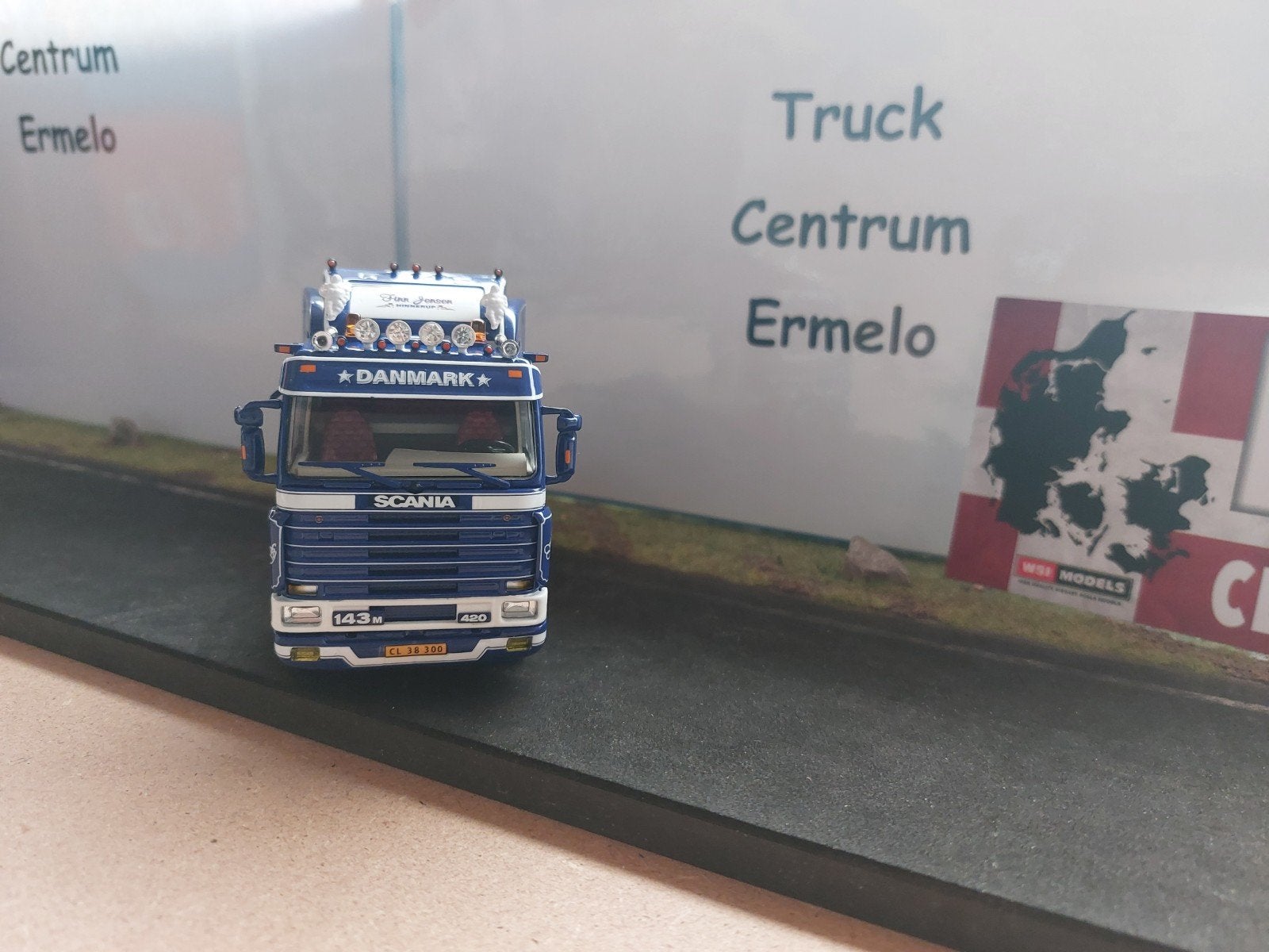 FINN JENSEN HINNERUP; SCANIA 3 SERIES STREAMLINE 6X2 TAG AXL, Ophalen of Verzenden, Nieuw, Bus of Vrachtwagen, Wsi