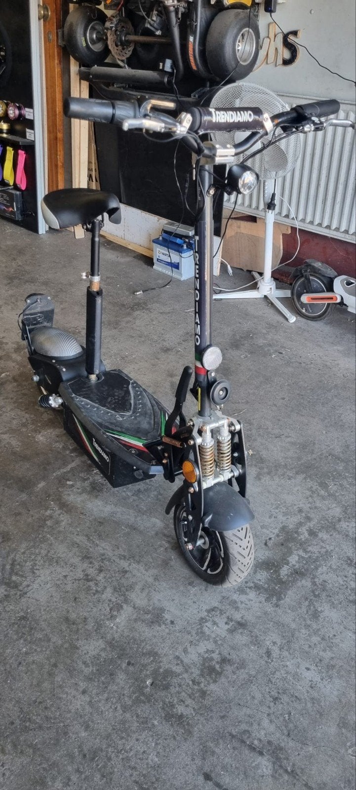 Trendiamo Elektrische Step met Zadel en Oplader, Fietsen en Brommers, Steps, Ophalen, Gebruikt, Elektrische step (E-scooter), Tredamio