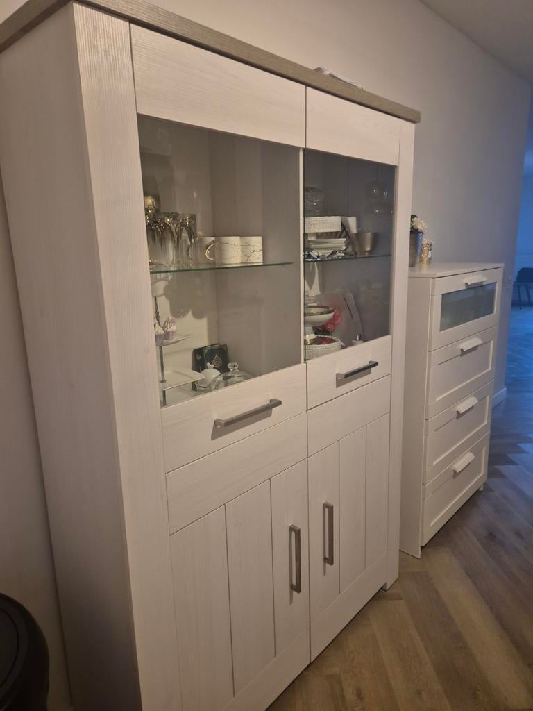 Gratis Cardiff Haco Vitrinekast, Ophalen, Met deur(en), Modern, Scandinavisch, Glas
