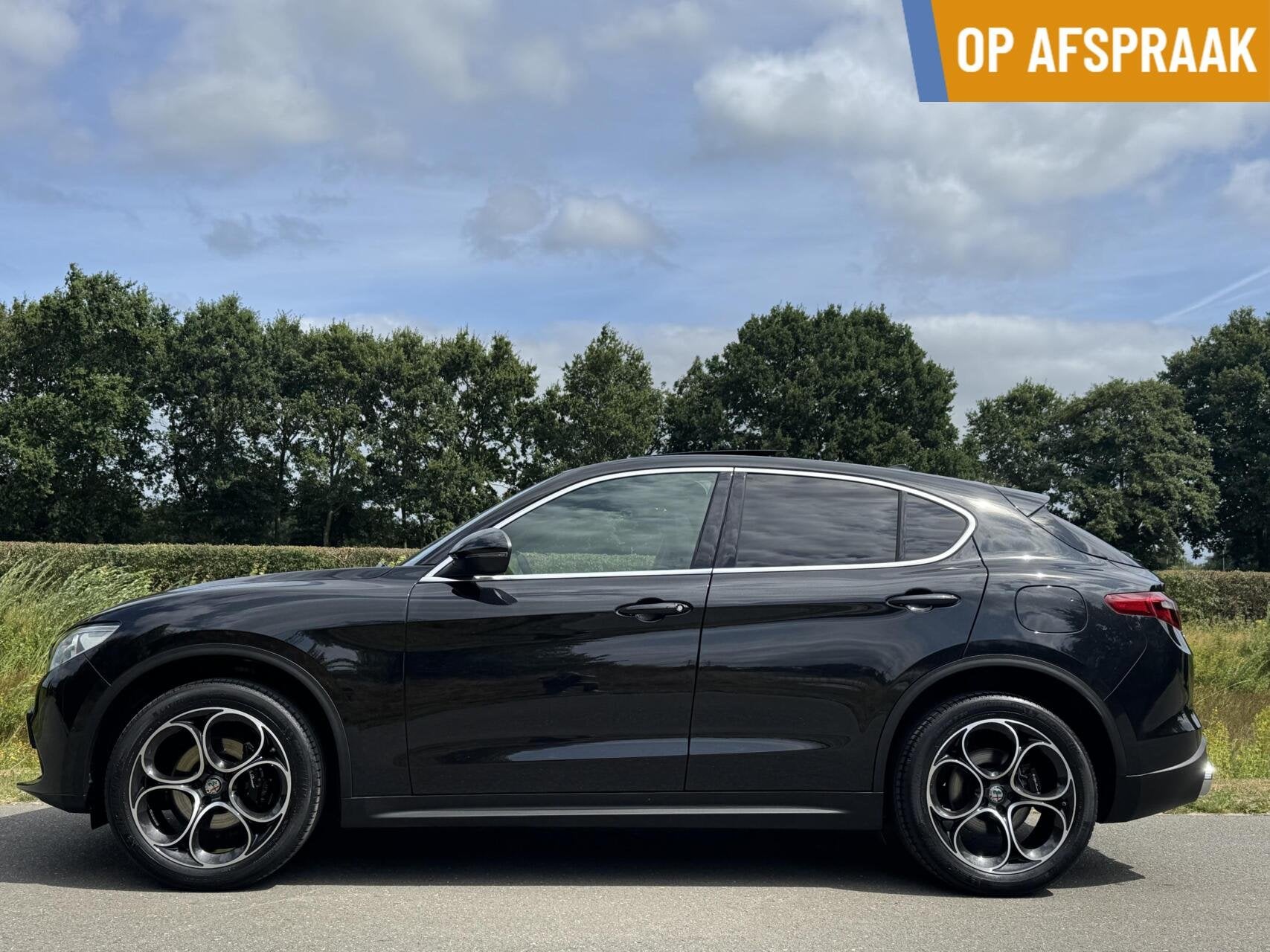 Alfa Romeo Stelvio 2.0t Q4 Veloce 280pk, Pano, 83dkm, TOP!, Automaat, 4 cilinders, Zwart, Bedrijf