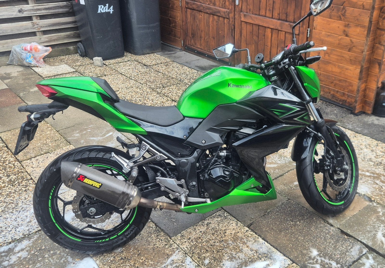 Kawasaki Z300 ABS performance, Ophalen