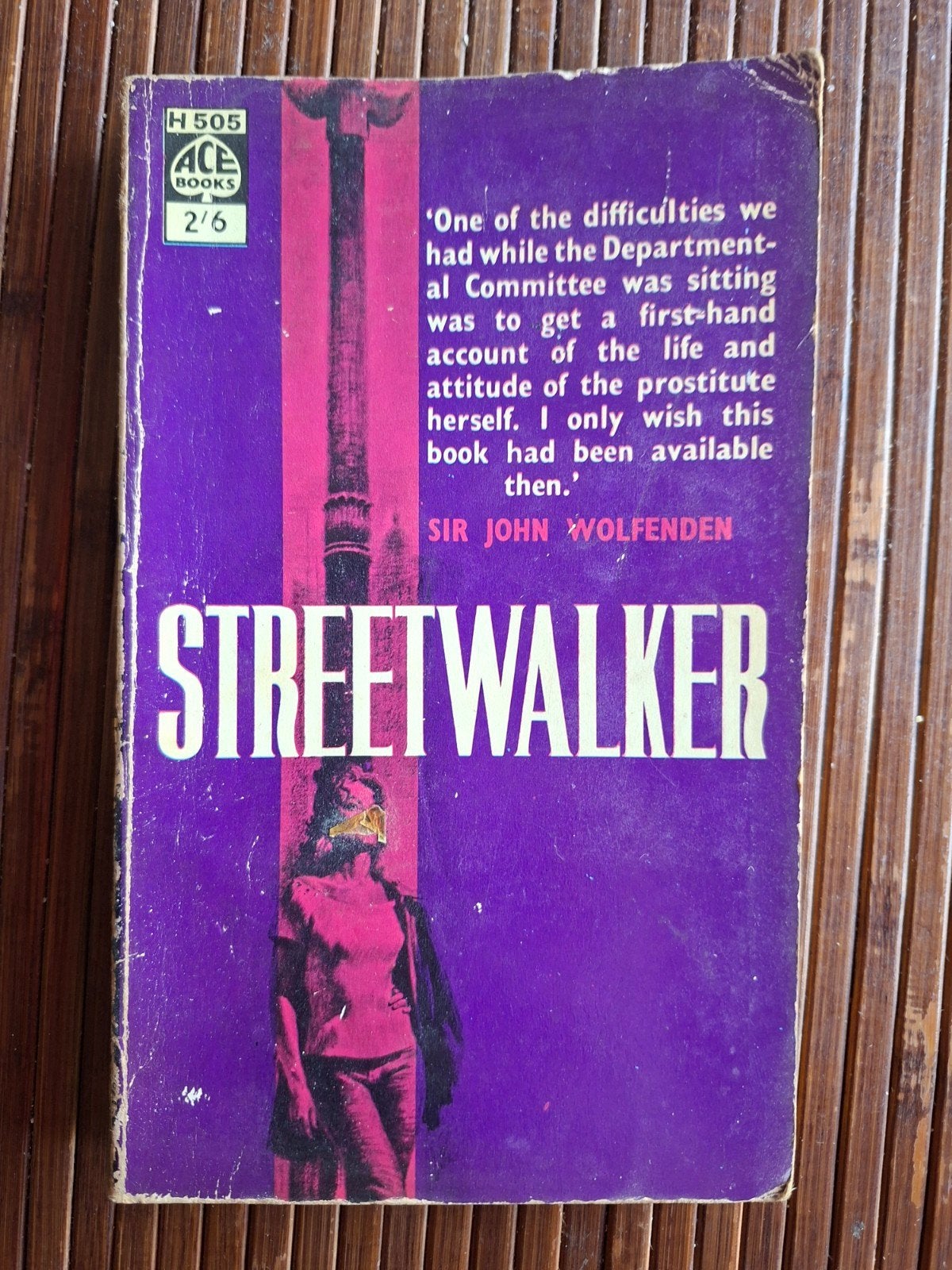 Streetwalker - Klassieke roman over het leven in de stad, Boeken, Ophalen of Verzenden, Gelezen, Onbekend, Europa overig