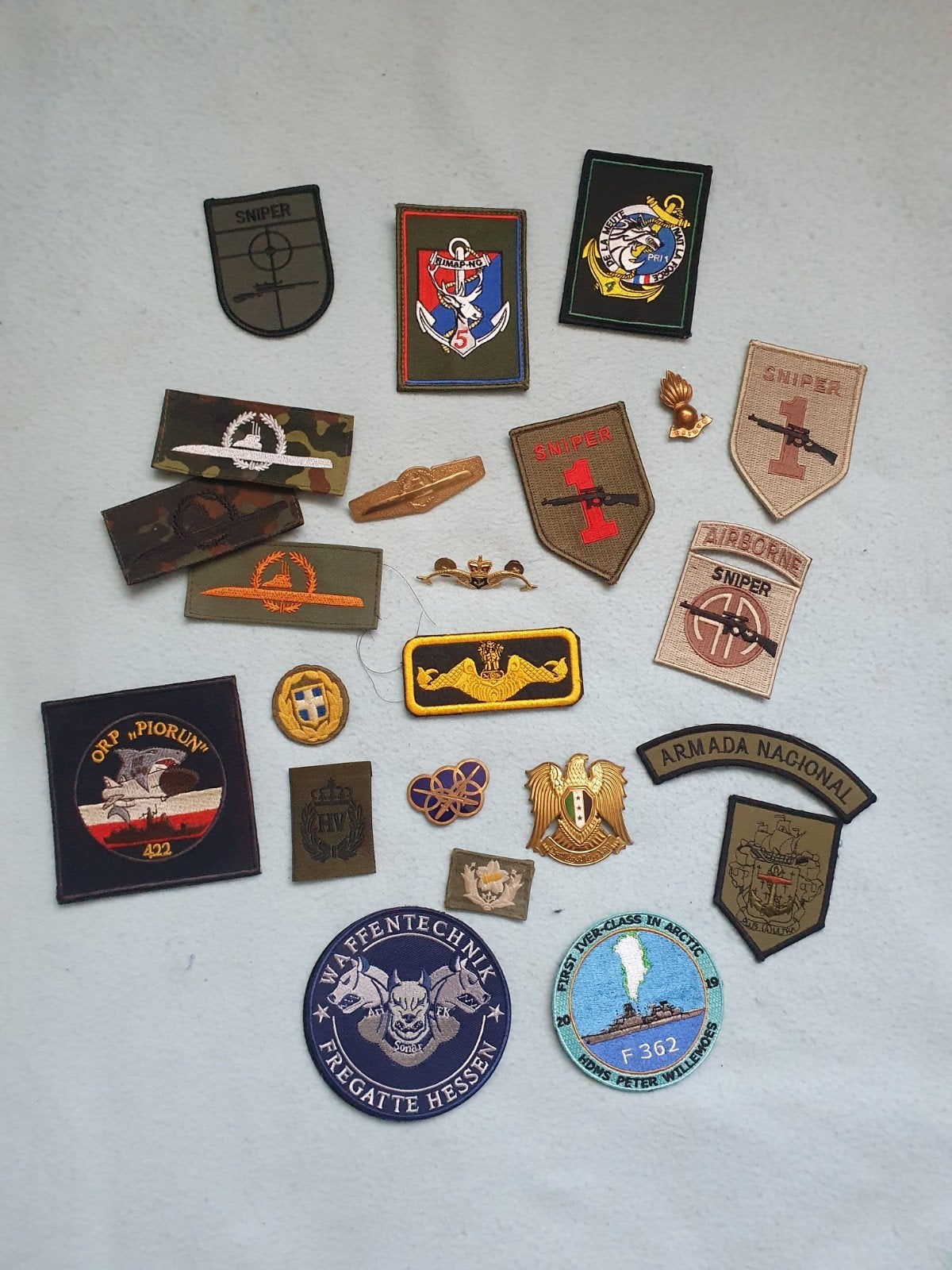 Militaire emblemen lot, Verzenden, Landmacht, Overige gebieden, Embleem of Badge