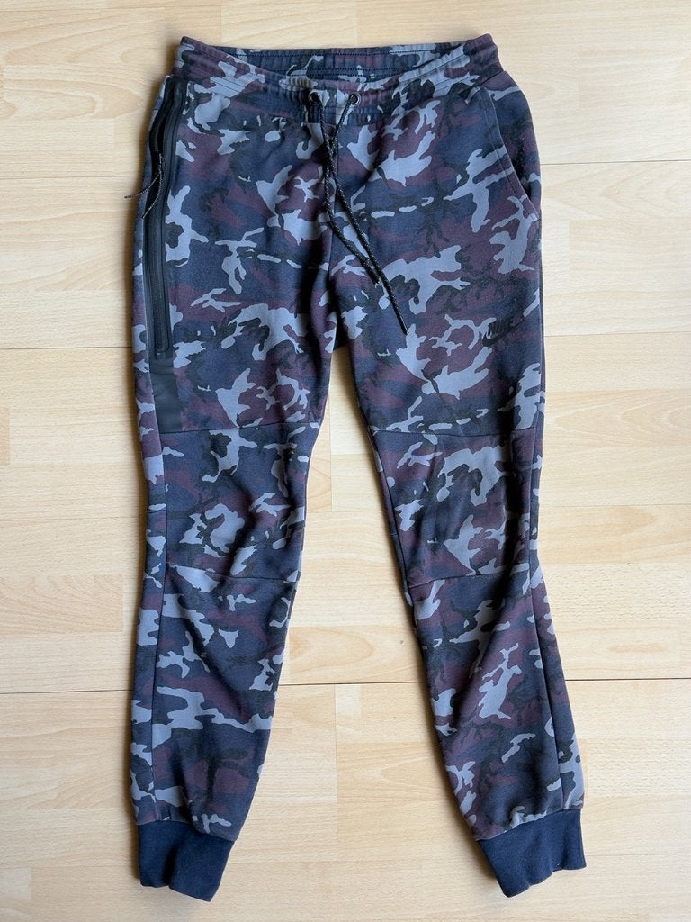 Twee Nike Tech camo pants | Small, Fitness, Nike, Ophalen of Verzenden, Grijs