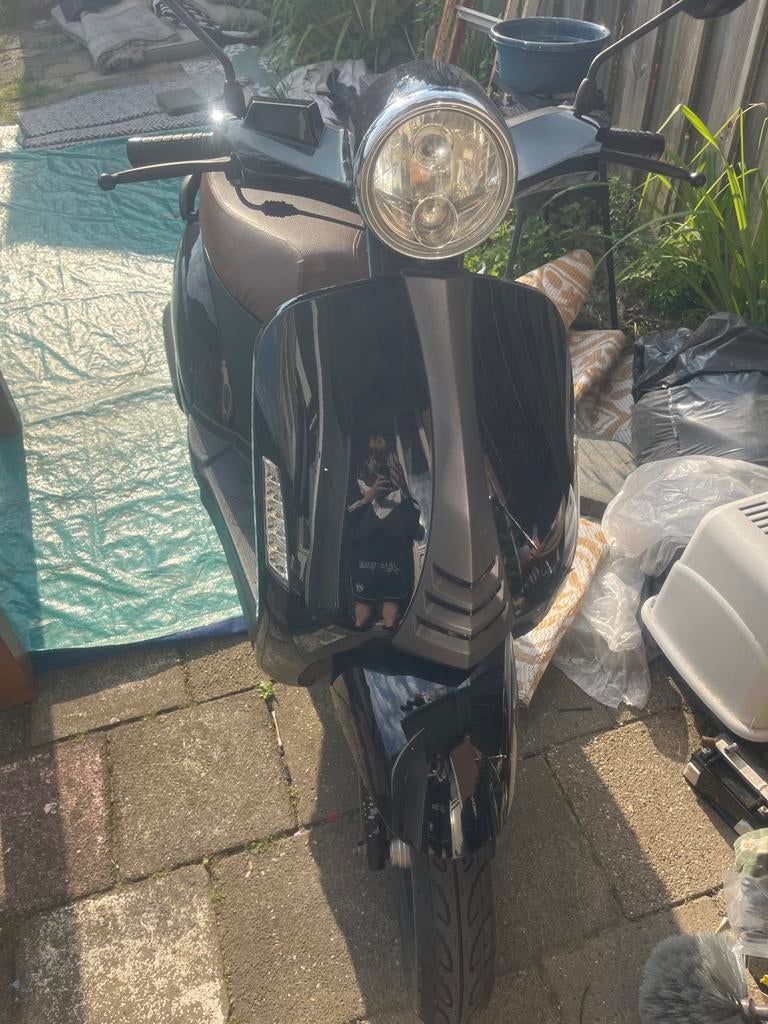 Scooter Senzo Grace 2015 - Klaar voor de weg!, Fietsen en Brommers, Snorfietsen en Snorscooters, Ophalen, Zo goed als nieuw