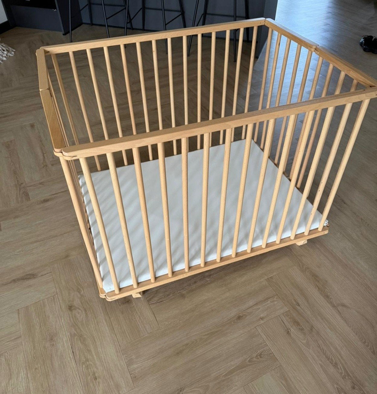 Inklapbare box op wieltjes, Kinderen en Baby's, Ophalen, Gebruikt, Wieltjes