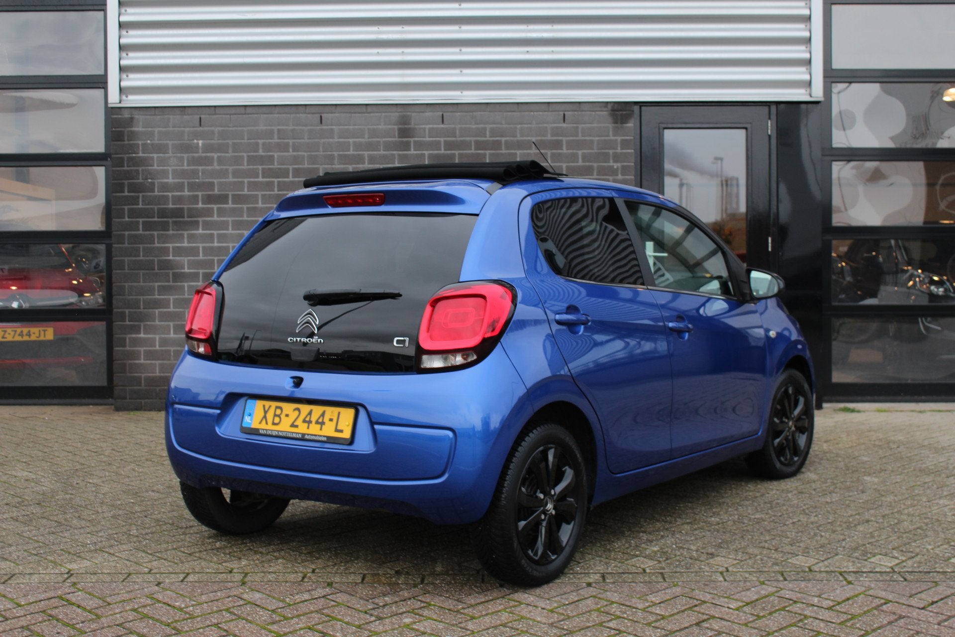 Citroën C1 1.0 VTi Airscape Shine / Carplay / Leer / Stoelv, Voorwielaandrijving, Gebruikt, Met garantie (alle), C1
