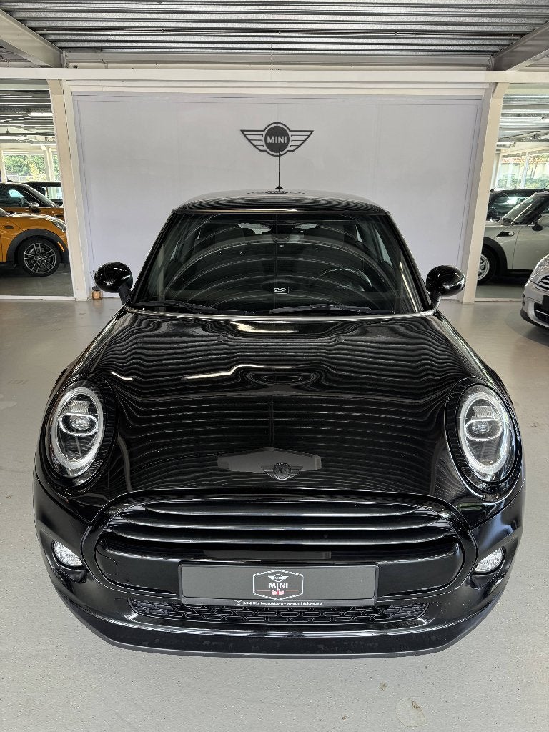 Mini Cooper 1.5 136pk 2019 Zwart ( 6 MAANDEN GARANTIE ), Voorwielaandrijving, Zwart, 4 stoelen, Origineel Nederlands