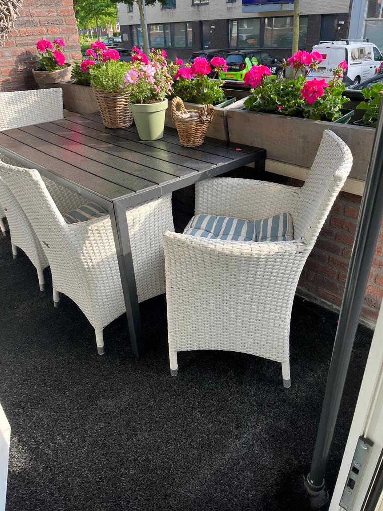 4 Mooie witte wicker stoelen in nieuwstaat, Ophalen of Verzenden, Zo goed als nieuw, Wicker