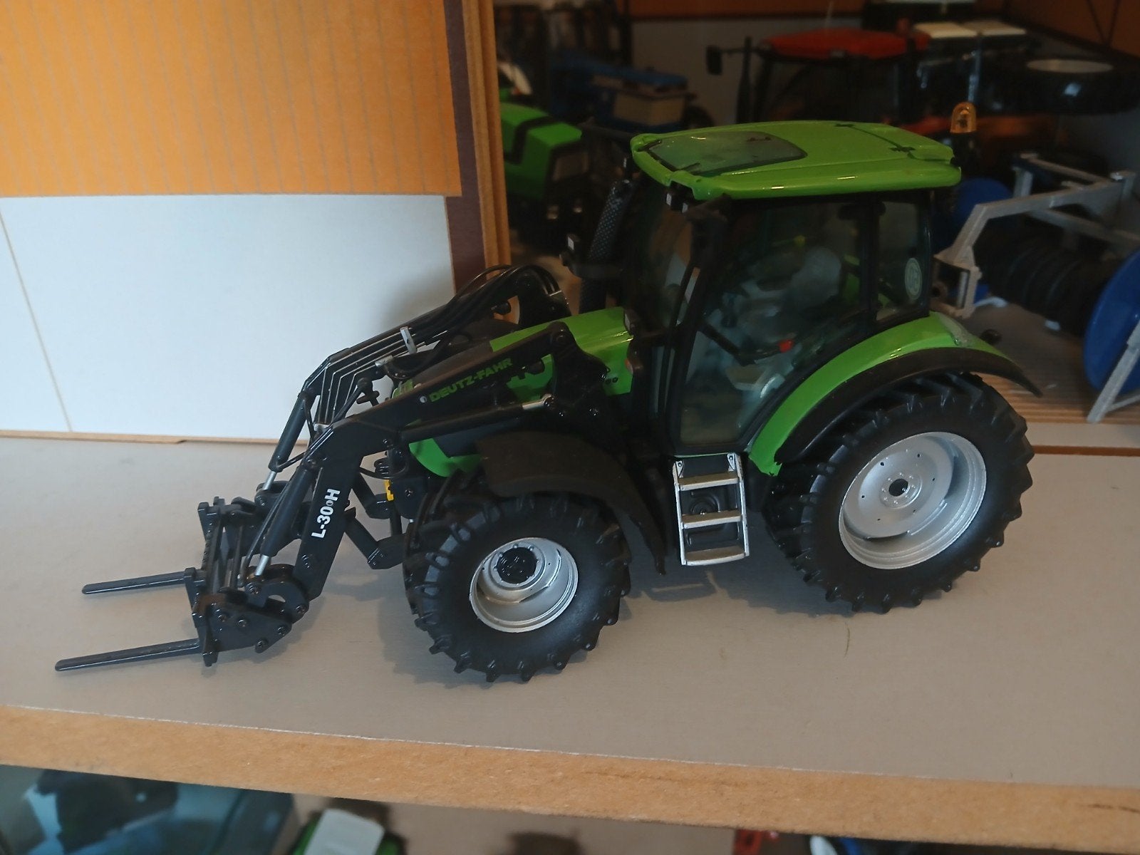 deutz k100 voorlader uh, Ophalen of Verzenden, Tractor of Landbouw, Universal Hobbies