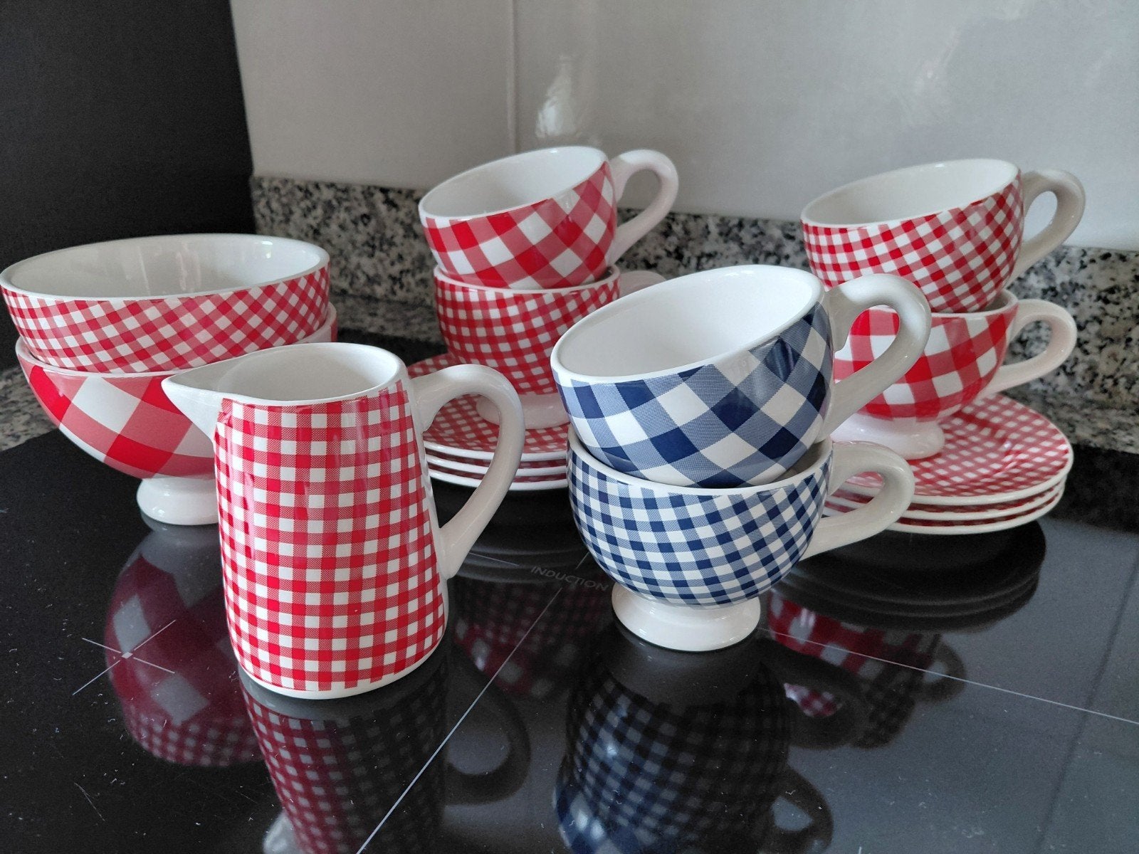 Servies at home with Marieke, Ophalen