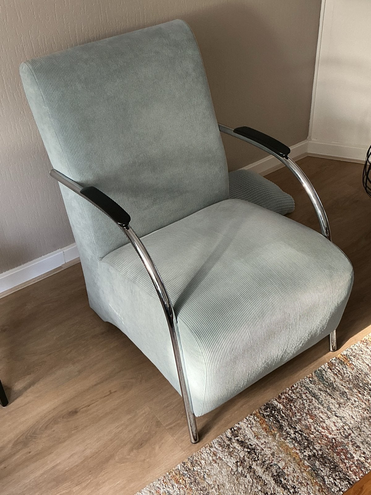 Comfortabele fauteuil met chromen frame, Ophalen, Gebruikt, 75 tot 100 cm, Stof