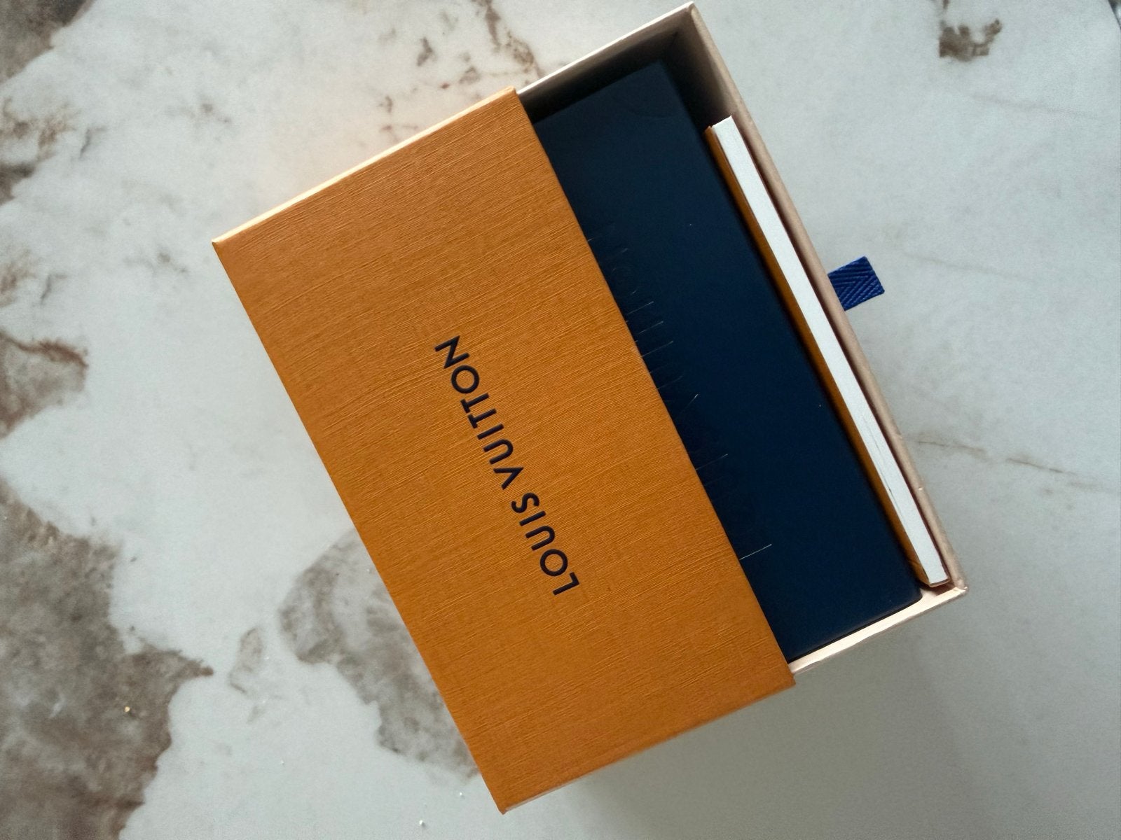 Louis Vuitton brillenkoker/doosje, Sieraden, Tassen en Uiterlijk, Ophalen of Verzenden, Zo goed als nieuw