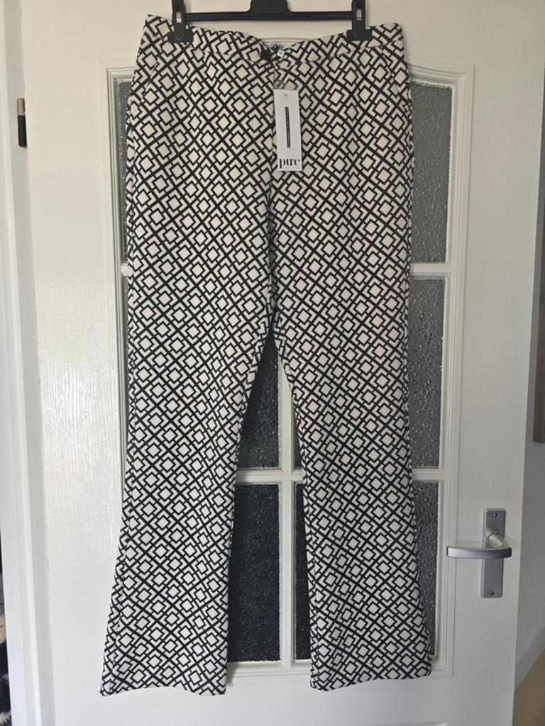 Nieuw maicazz travel broek flair zwart creme xl, Kleding | Dames, Broeken en Pantalons, Zwart, Maat 46/48 (XL) of groter, Nieuw