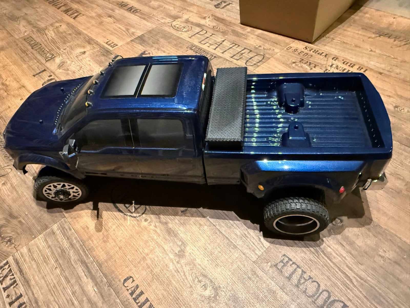 RC Ford F-450 Dually Truck - Compleet met zender, Overige merken, Groter dan 1:32, Ophalen of Verzenden, Zo goed als nieuw