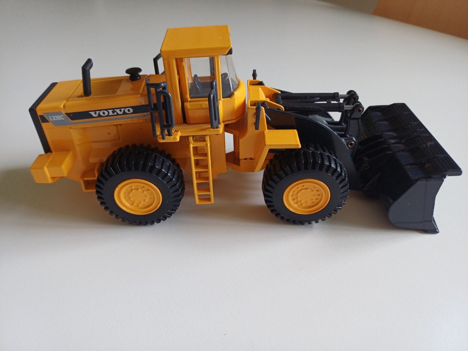 Joal 1:50 shovel schaalmodel van de Volvo L330C, Ophalen of Verzenden, Gebruikt, Bus of Vrachtwagen, Overige merken