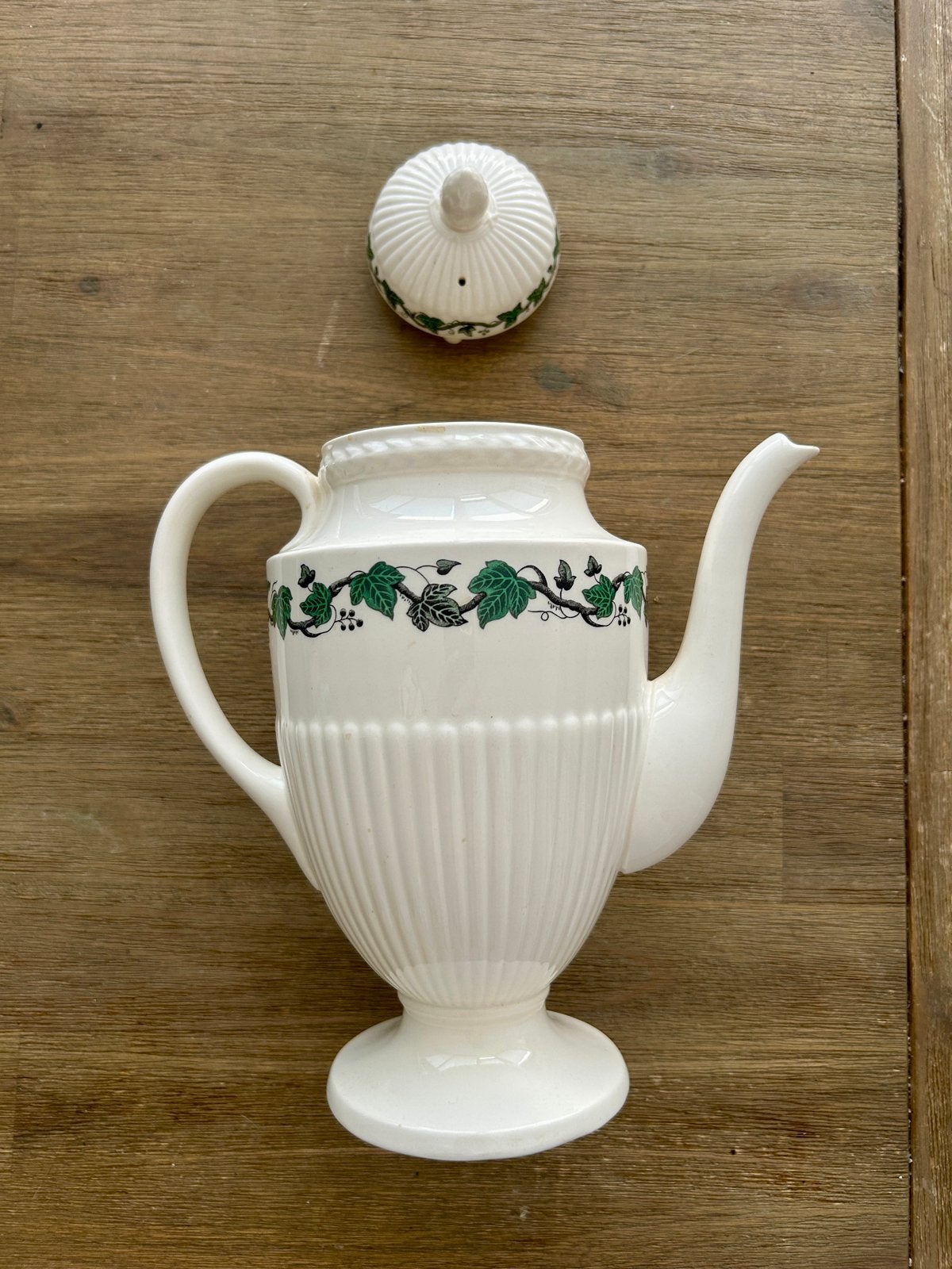 Wedgwood Stratford theepot / koffiiepot met groen bladmotief, Ophalen