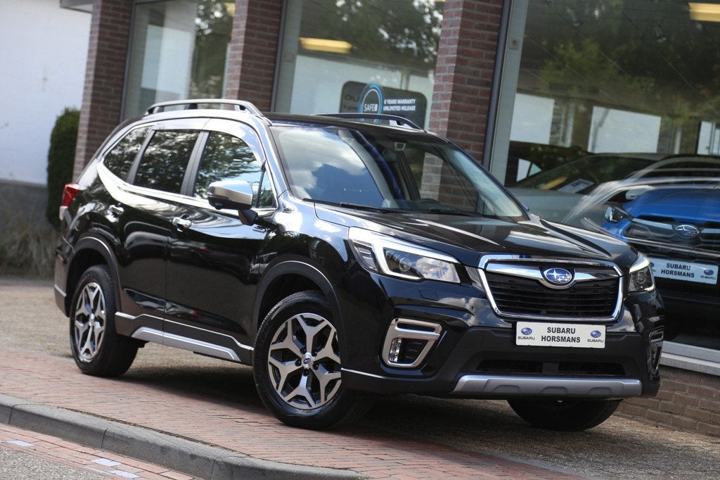 Subaru Forester 2.0i e-BOXER AWD Luxury Navi Carplay Camera, Automaat, 12 maanden, 4 cilinders, Zwart