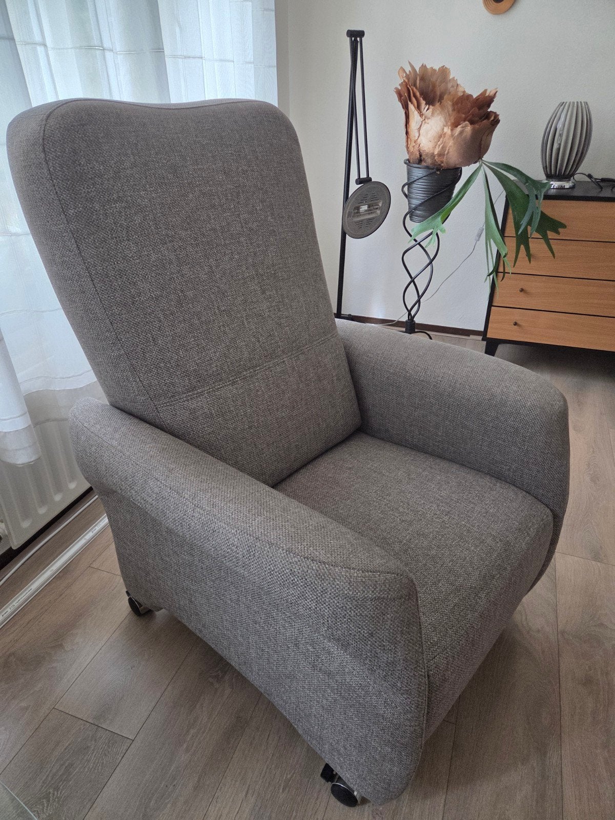 Comfortabele relaxfauteuil op wieltjes, Ophalen, Gebruikt, Stof, Modern, Comfortabel