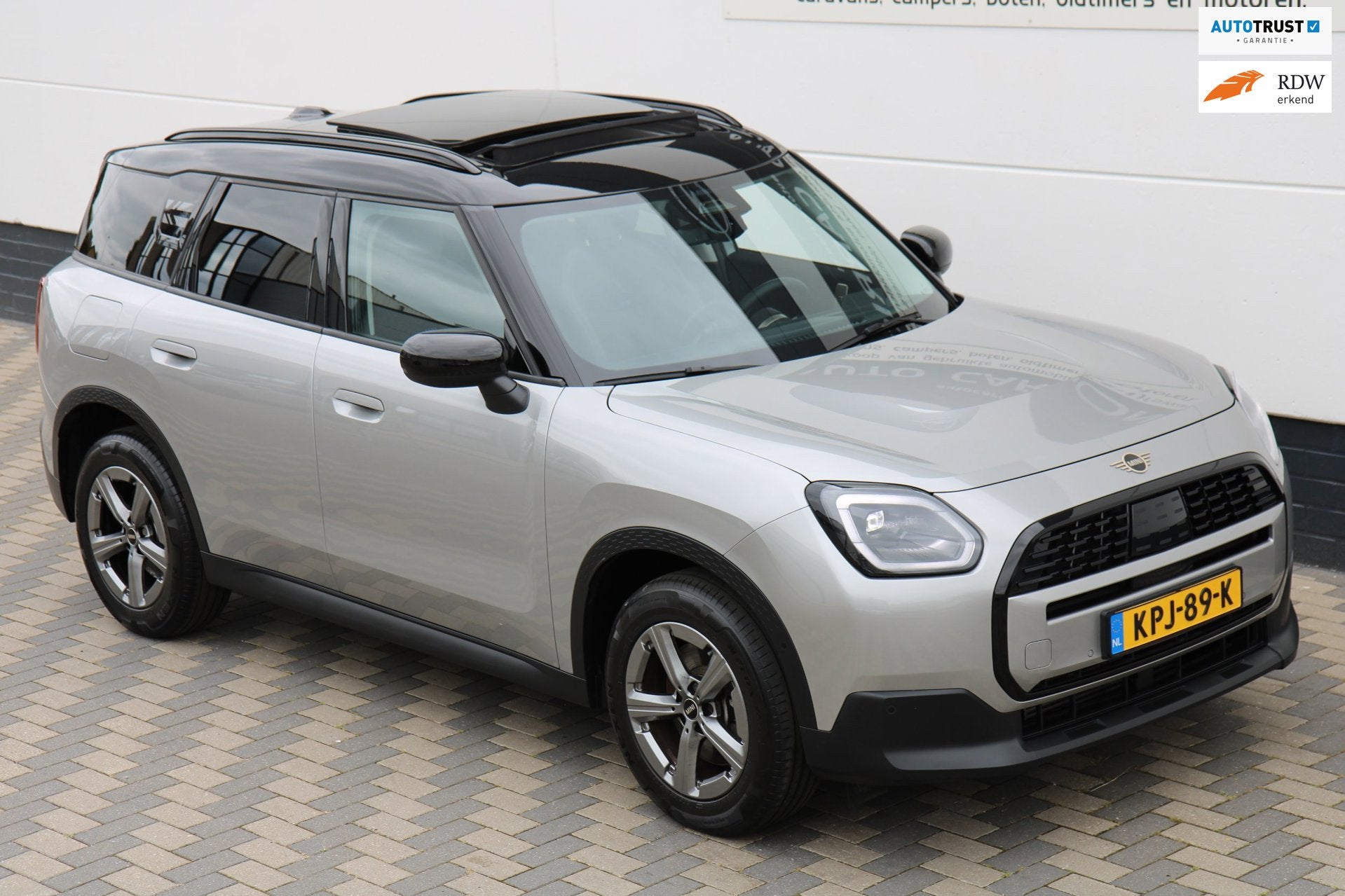 Mini Countryman 1.5 C Favoured L Pano LED HUD Leder BTW !, Auto's, Dealer onderhouden, Gebruikt, Zwart, Bedrijf
