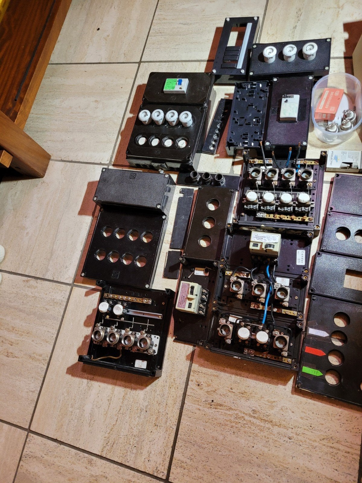 Diverse elektrische componenten en groepenkast onderdelen, Doe-het-zelf en Verbouw, Ophalen, Gebruikt, Overige merken, Groepenkast