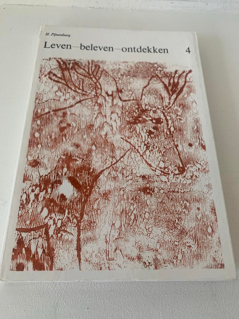 Leven - beleven - ontdekken - H. Pijnenburg, Ophalen of Verzenden, Gelezen, Grafische vormgeving