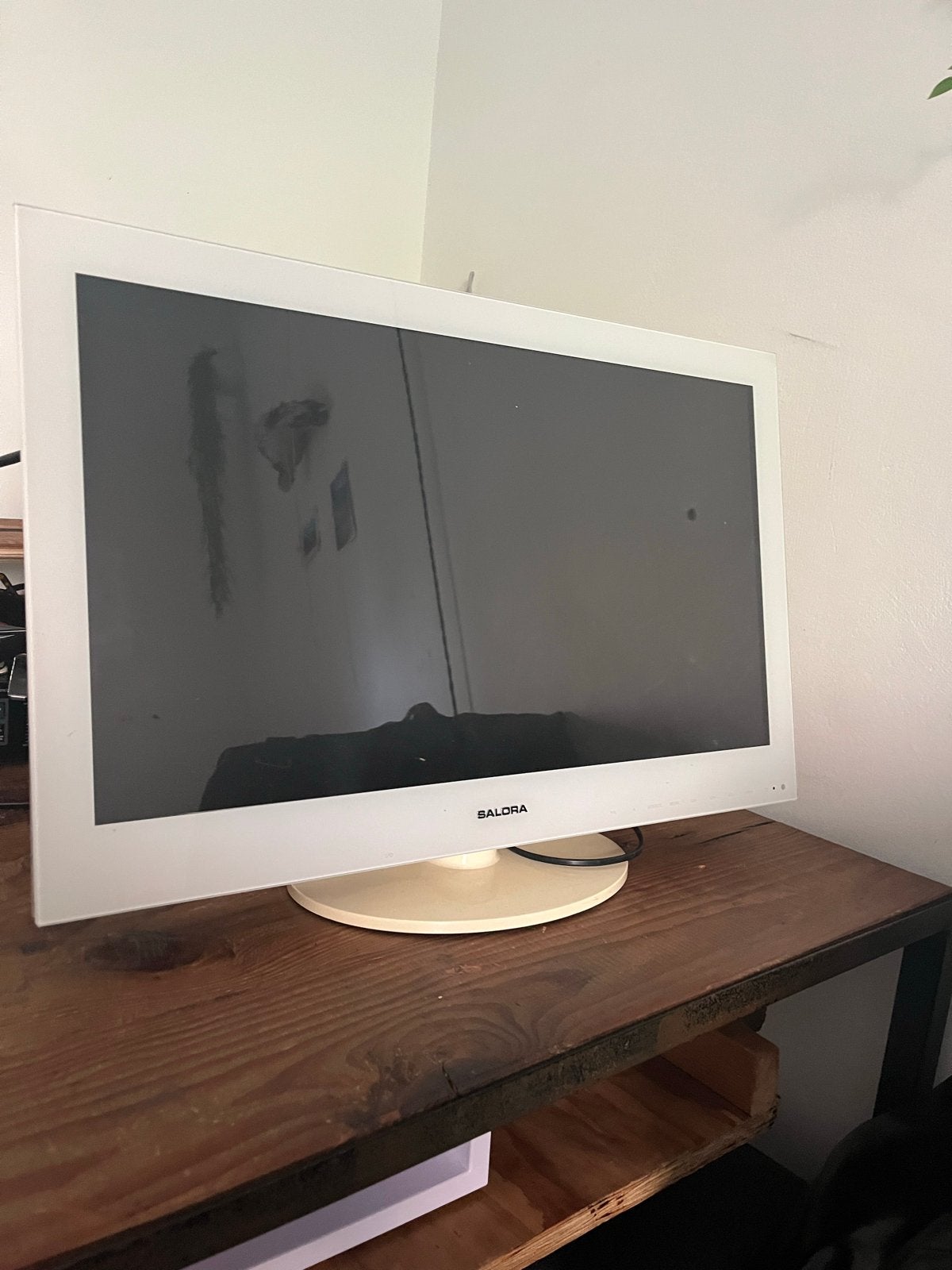 Salora LCD TV 2441FHDVXWH met ingebouwde DVD-speler, Audio, Tv en Foto, Televisies, Gebruikt, 50 Hz, LCD, 40 tot 60 cm