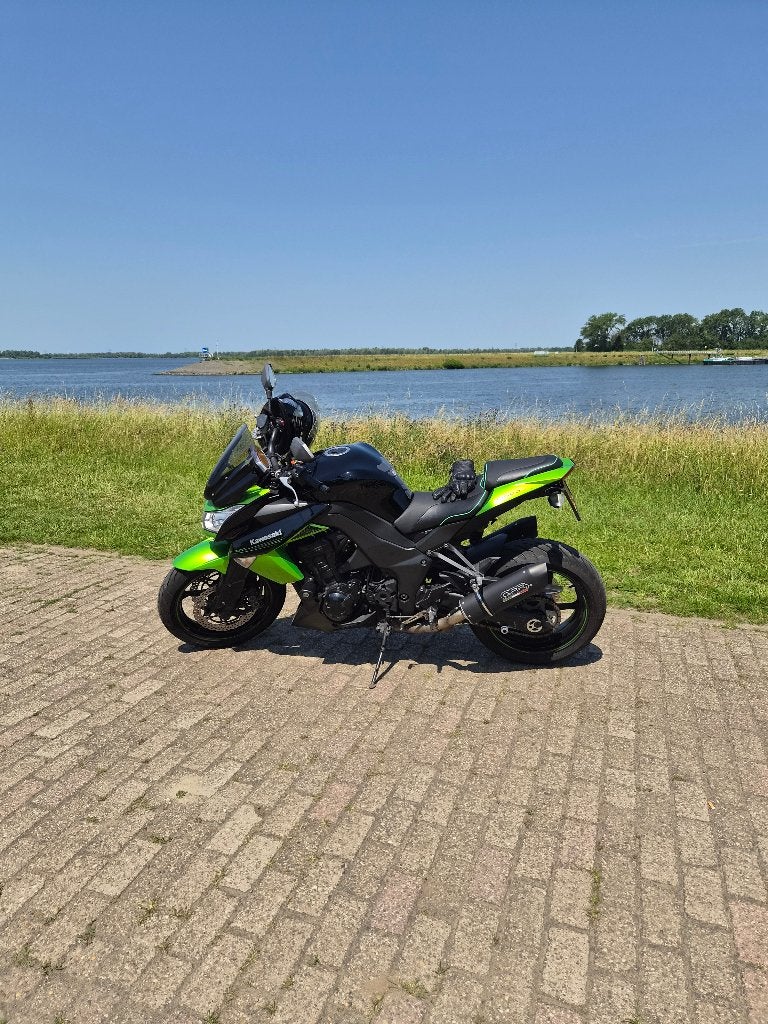 Kawasaki Z1000 met custom zadel en nieuwe banden, Motoren, Occasion, Particulier, Handgeschakeld, 1043 cc