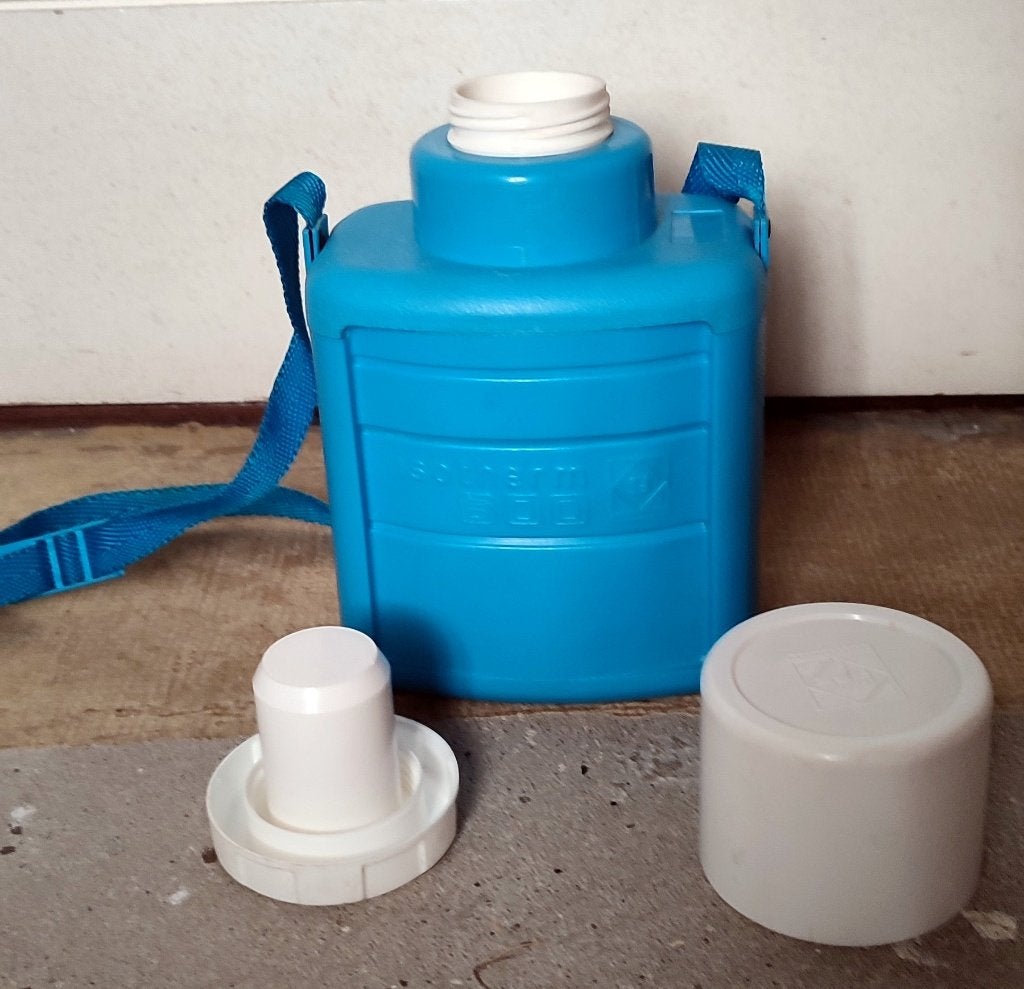 Blauwe isoleerfles 600 ml met bekers, Ophalen
