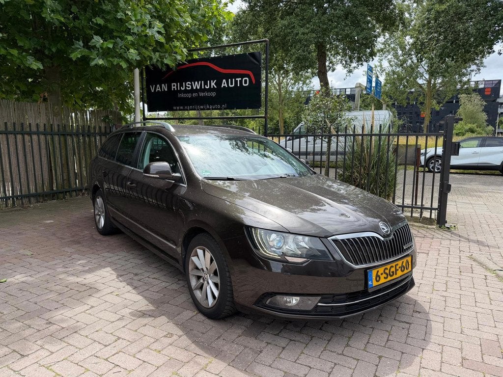 Skoda Superb Combi 1.6 TDI Ambition Business Xenon Clima EX, Auto's, Skoda, Bedrijf, Te koop, Superb, ABS, Airbags, Airconditioning