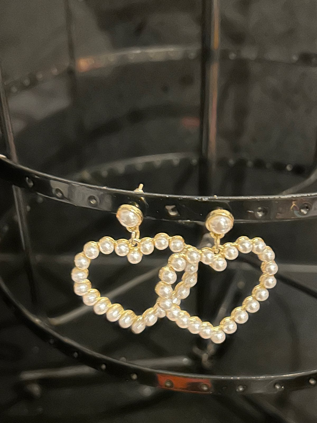 Nieuwe Gouden Oorbellen met Parelmoer Hartjes, Ophalen of Verzenden, Nieuw, Goud, Hangers