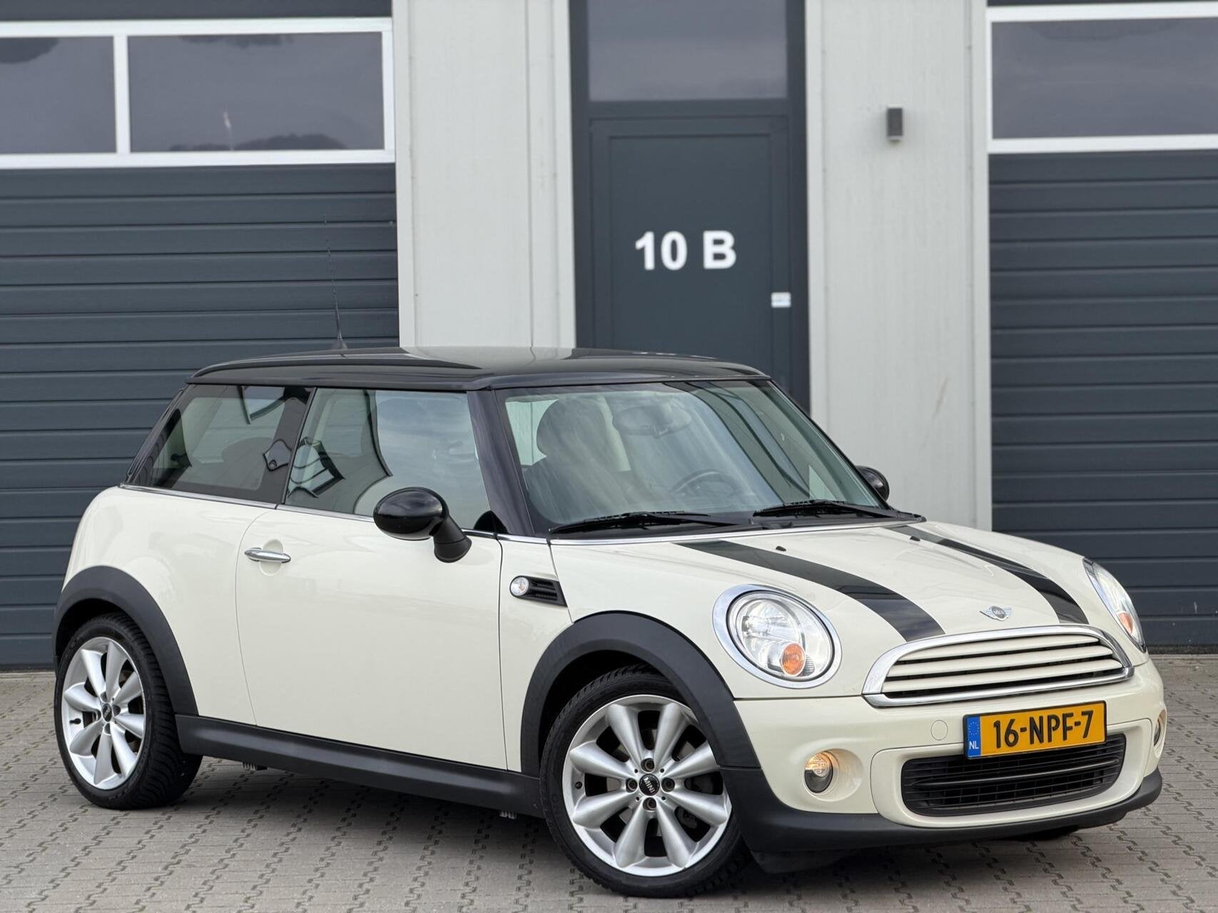 Mini 3-Deurs 1.6 One MINIMALIST Business Line / *NAP*, Voorwielaandrijving, Euro 5, Stof, Zwart